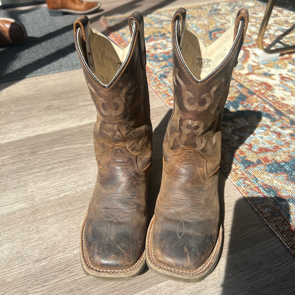 Size 12 cody james cowboy boots